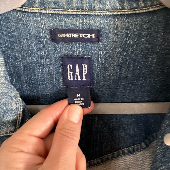 GAP Stretch Women's Blue Denim Jacket Medium - Picture 2 of 3